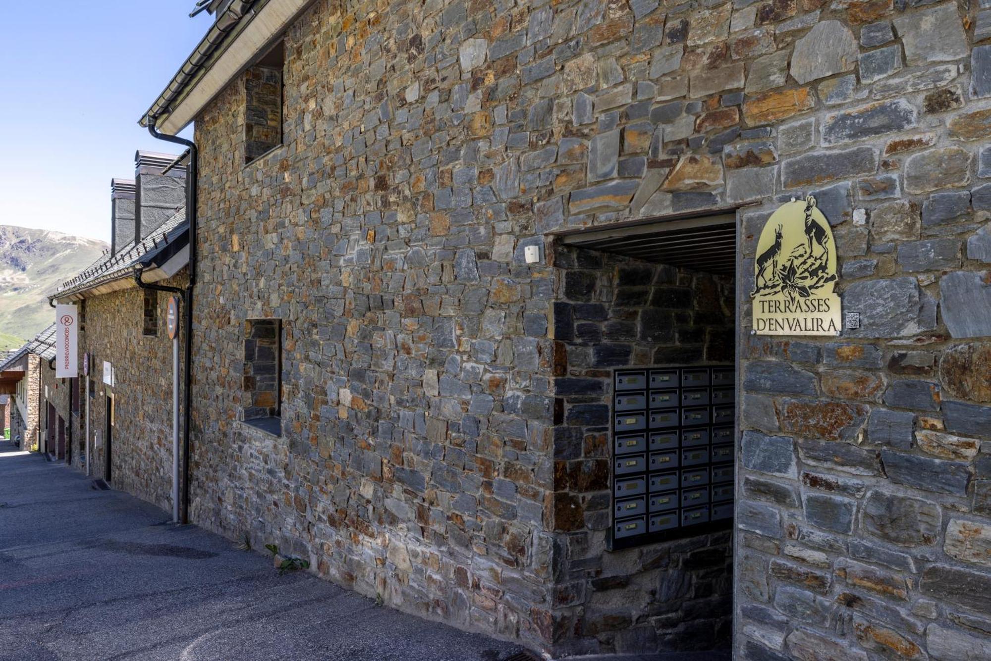 Increibles Vistas A Las Montanas En El Pas De La Casa - Parking - Wifi - Ski In Ski Out L By Bonesvacances Exterior photo